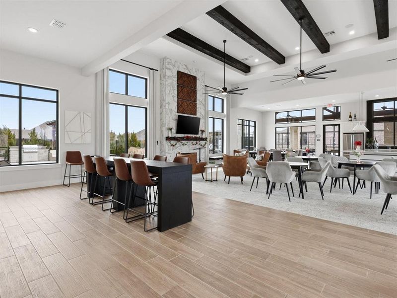 Clubhouse. Clubhouse.