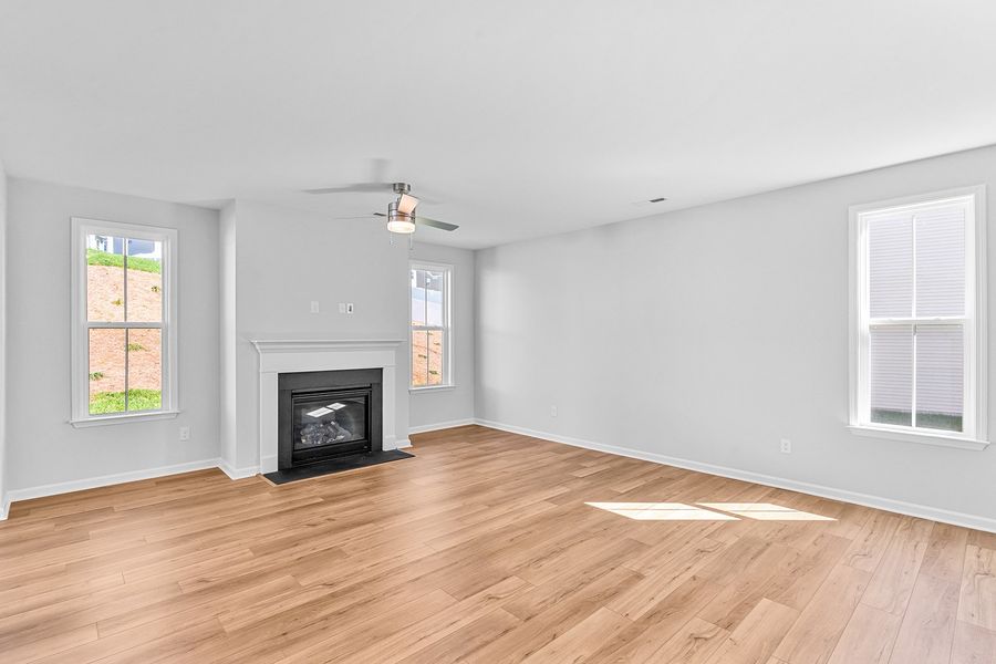 Spacious, unfurnished interior of a new home in Hanes Lake, Winston-Salem (Image 23).