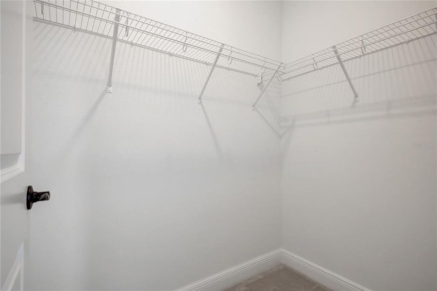 Spacious, unfurnished interior of a new home in Bungalow Walk at Lakewood Ranch, Sarasota (Image 42).