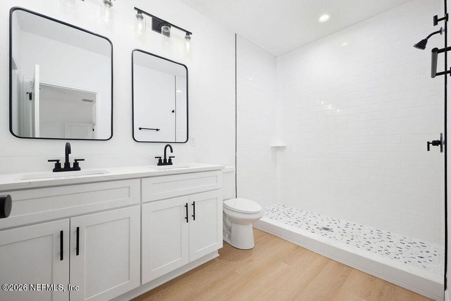 Furnished interior view inside a new home in , Middleburg (Image 6).