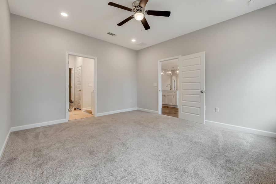 Spacious, unfurnished interior of a new home in , Crestview (Image 27).