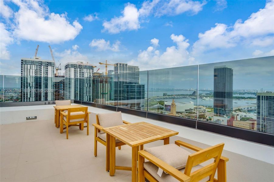 Condo located in Miami, FL showcasing its design and architecture (Image 28).