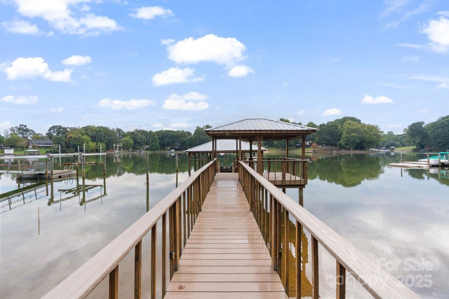 New Dock, deep water cove - calm waters and amazing views New Dock, deep water cove - calm waters and amazing views