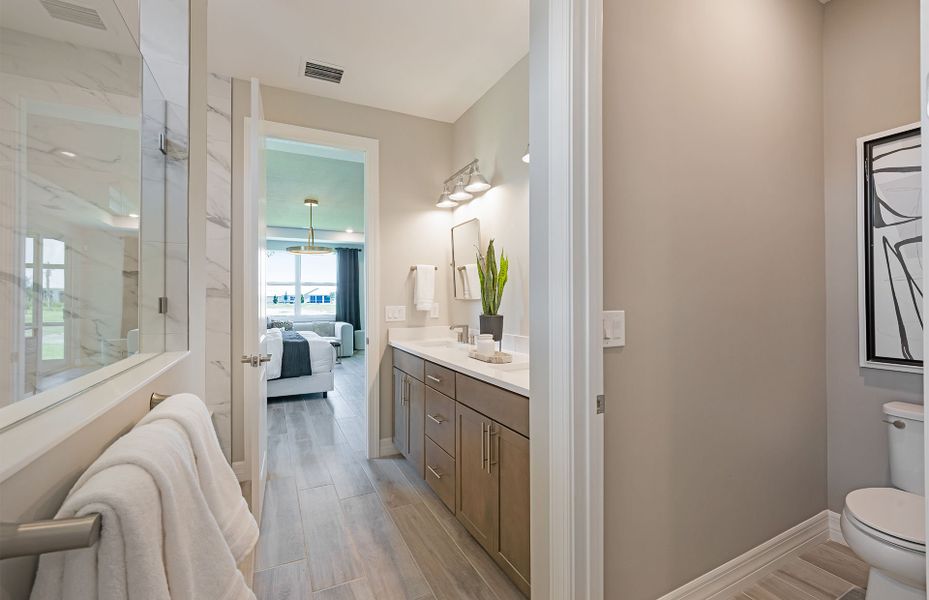 Representative furnished interior of a home built from the Easley by Pulte Homes in Highpointe, Stuart (Image 47).