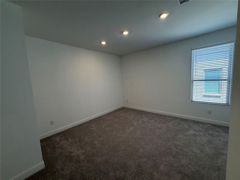 Spacious, unfurnished interior of a new home in Cross Creek West, Fulshear (Image 31).