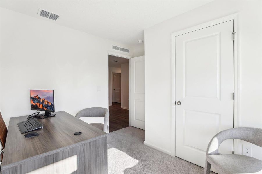 28-web-or-mls-San Filippo Dr SE-028