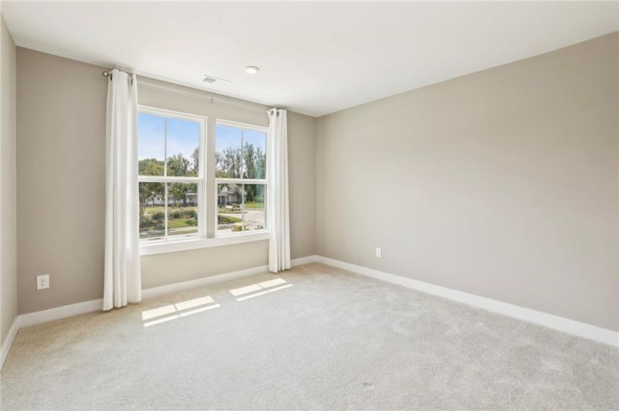 Spacious, unfurnished interior of a new home in , Hoschton (Image 14).