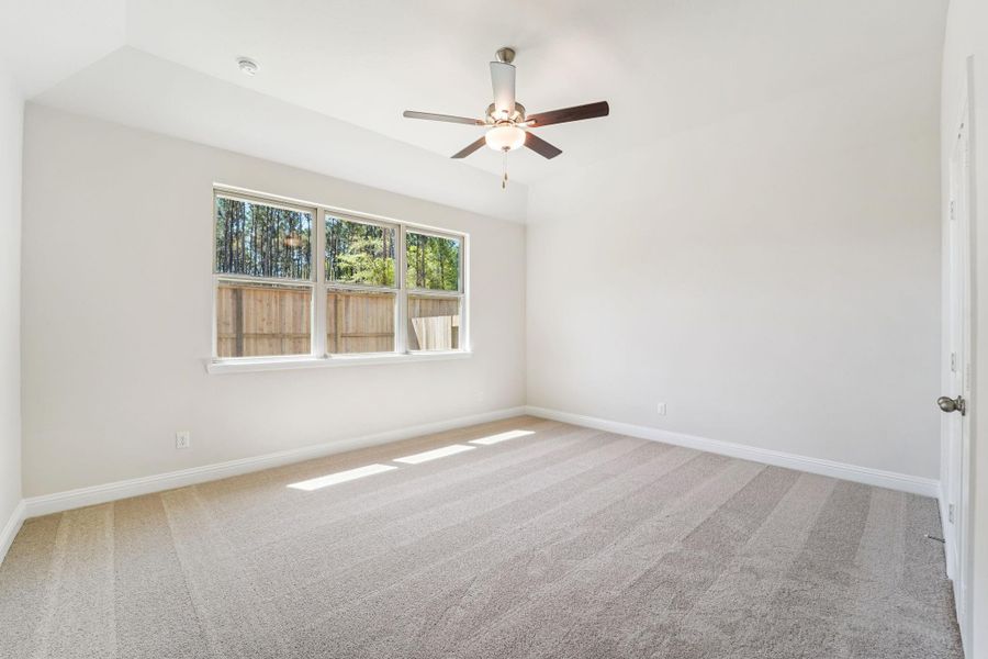 Spacious, unfurnished interior of a new home in Evergreen 40', Conroe (Image 24).