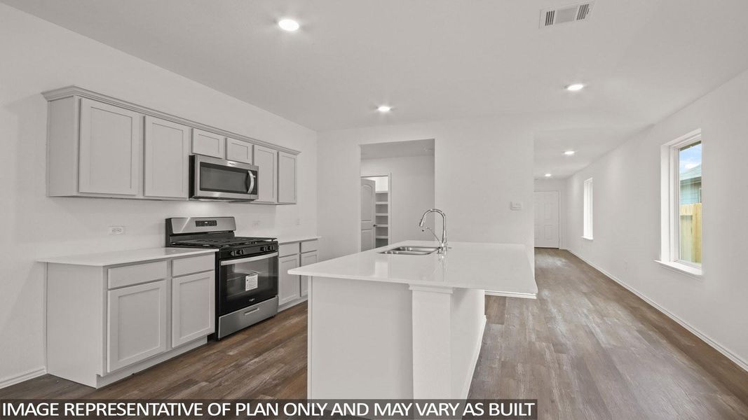 Furnished interior view inside a new home in Venetian Pines, Conroe (Image 5).