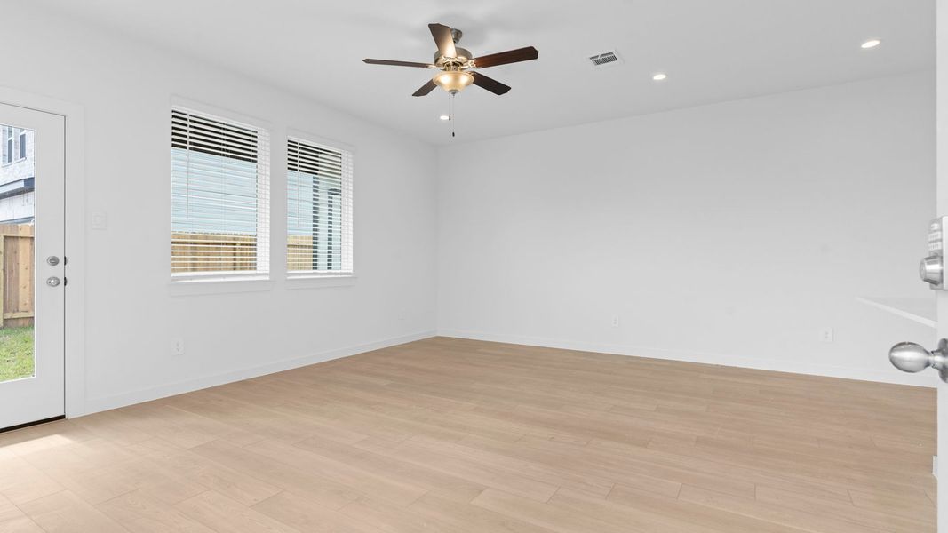 Spacious, unfurnished interior of a new home in Lexington Village, Missouri City (Image 25). Spacious, unfurnished interior of a new home in Lexington Village, Missouri City (Image 25).