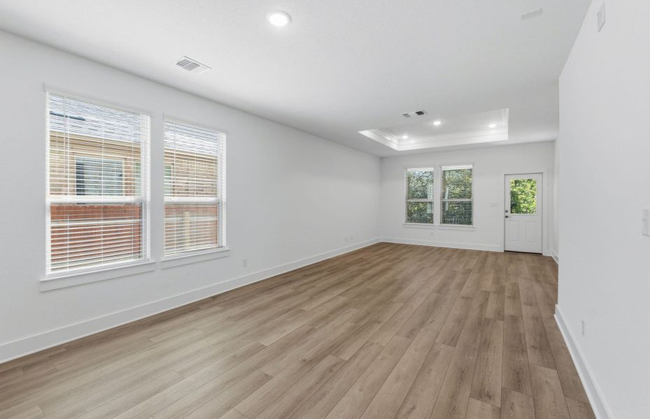 Spacious, unfurnished interior of a new home in Saddleback at Santa Rita Ranch, Liberty Hill (Image 37).