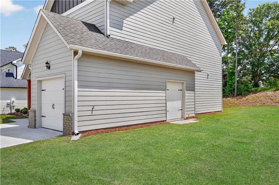 Exterior details and patio area of a home in , Villa Rica (Image 4).