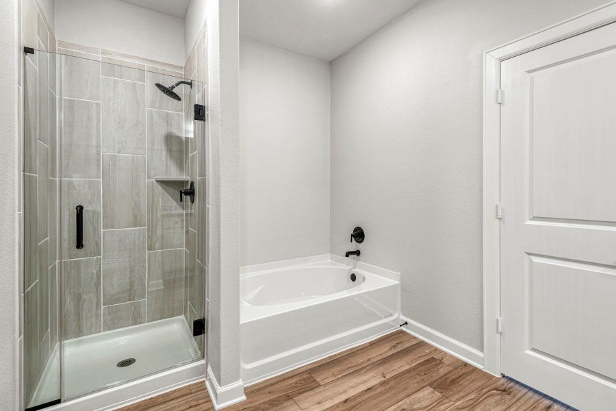 Furnished interior view inside a new home in Sweetwater Ridge, Conroe (Image 9). Furnished interior view inside a new home in Sweetwater Ridge, Conroe (Image 9).