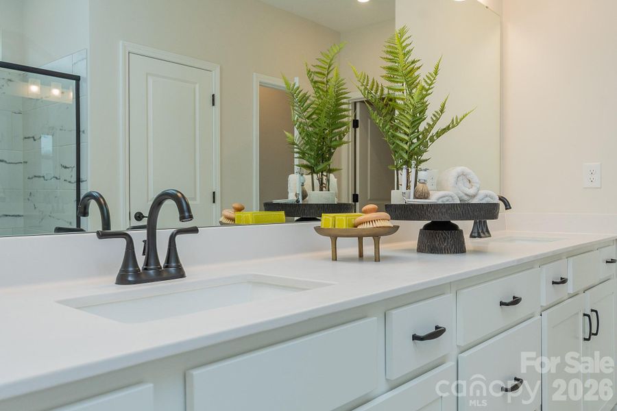 Close-up of interior finishes inside a home in Pine Bluff, Midland (Image 21).