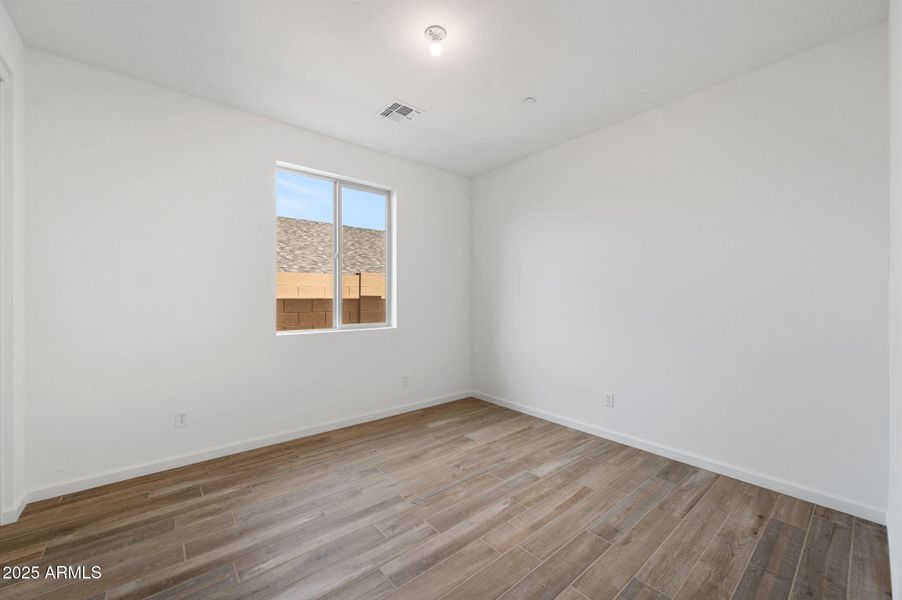 24-Bedroom-3 24-Bedroom-3