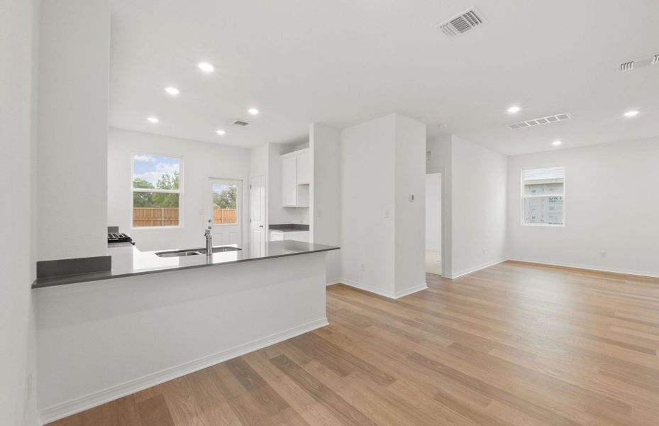 Spacious, unfurnished interior of a new home in Larson Crossing, Elgin (Image 23).