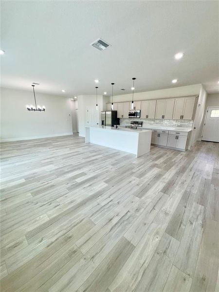 Spacious, unfurnished interior of a new home in , Sebring (Image 22).