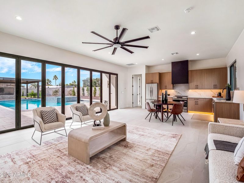 142_p2400570 142_p2400570