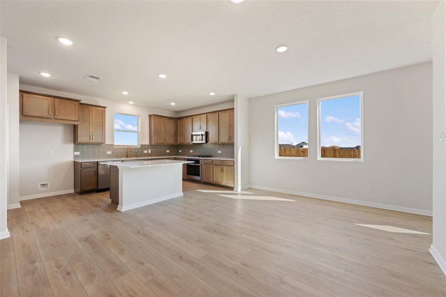 Representative images and renderings are for illustrative purposes. Actual structural options and design finishes of home may vary.