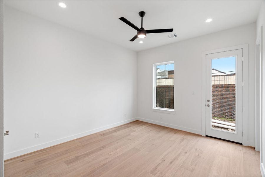 Spacious, unfurnished interior of a new home in , Houston (Image 19).