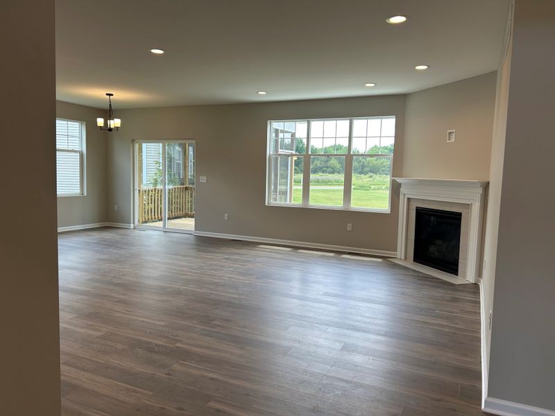 Spacious, unfurnished interior of a new home in Mystic Ridge, Whitmore Lake (Image 24).