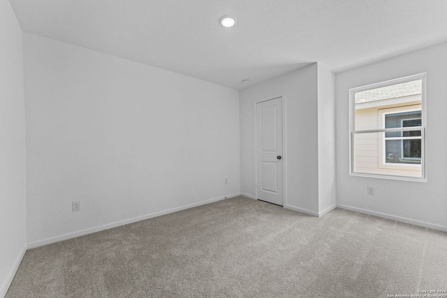 Spacious, unfurnished interior of a new home in Torian Village: Belmar Collection, San Antonio (Image 20).