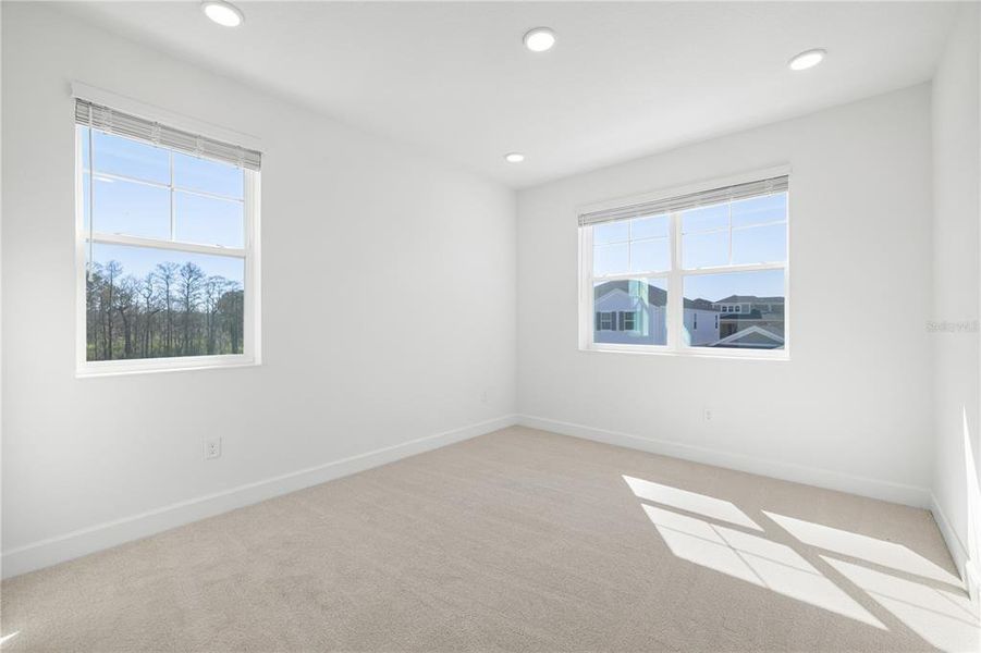 Spacious, unfurnished interior of a new home in , Winter Garden (Image 55).