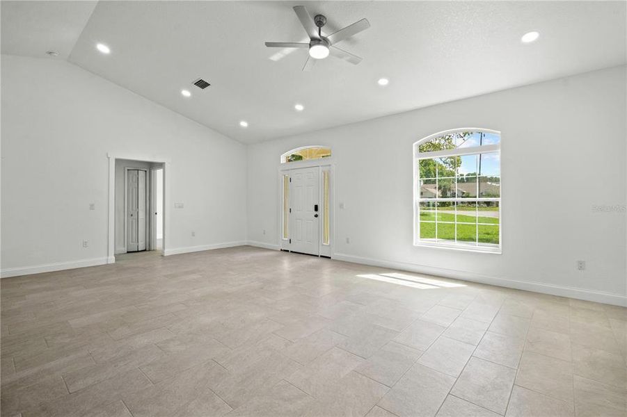 Spacious, unfurnished interior of a new home in , Dunnellon (Image 44).