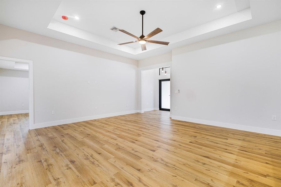 Spacious, unfurnished interior of a new home in , Lehigh Acres (Image 44).