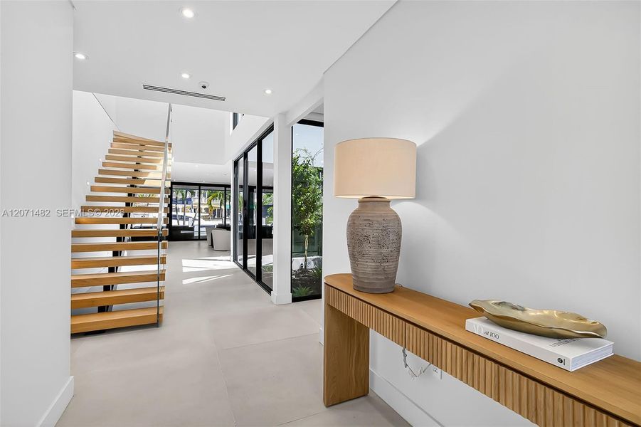 Furnished interior view inside a new home in , Fort Lauderdale (Image 10).