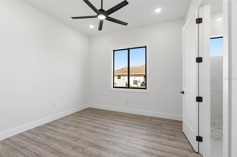 Spacious, unfurnished interior of a new home in , Rotonda West (Image 41).