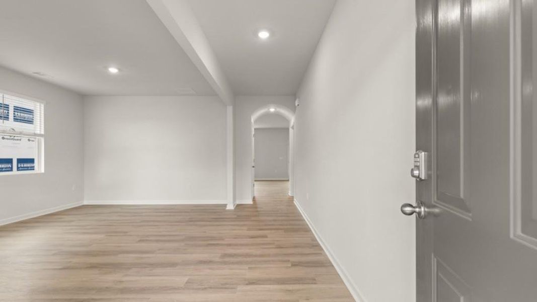 Spacious, unfurnished interior of a new home in Grandview at Lanier, Dawsonville (Image 14).