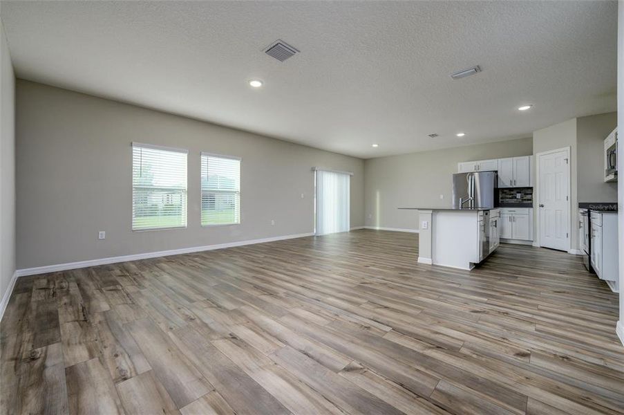 Spacious, unfurnished interior of a new home in Pasadena Point, Wesley Chapel (Image 21). Spacious, unfurnished interior of a new home in Pasadena Point, Wesley Chapel (Image 21).