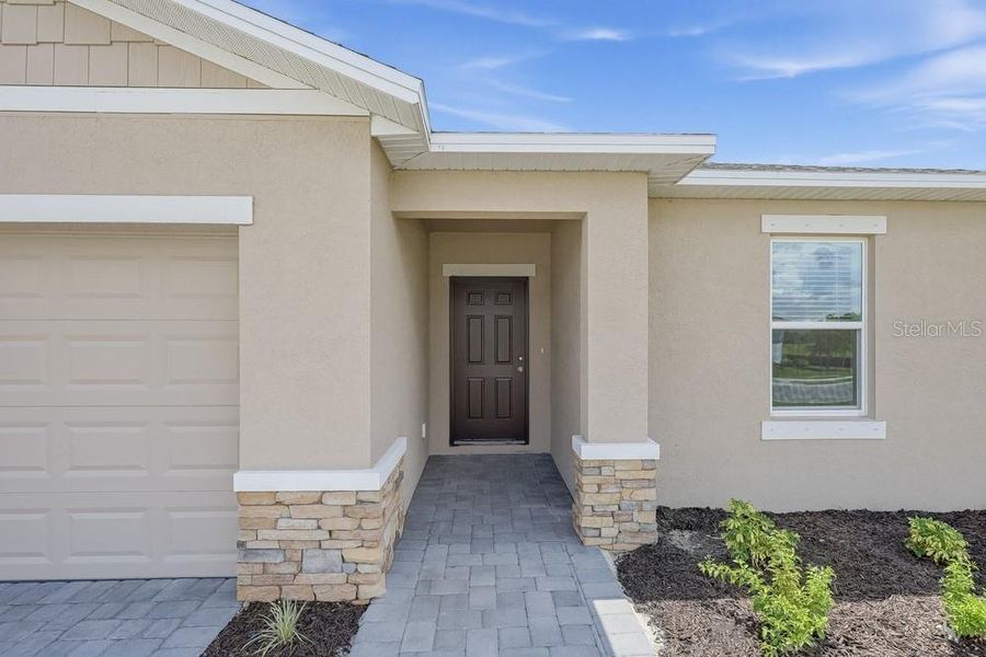 Exterior details and patio area of a home in Solena, North Fort Myers (Image 4).