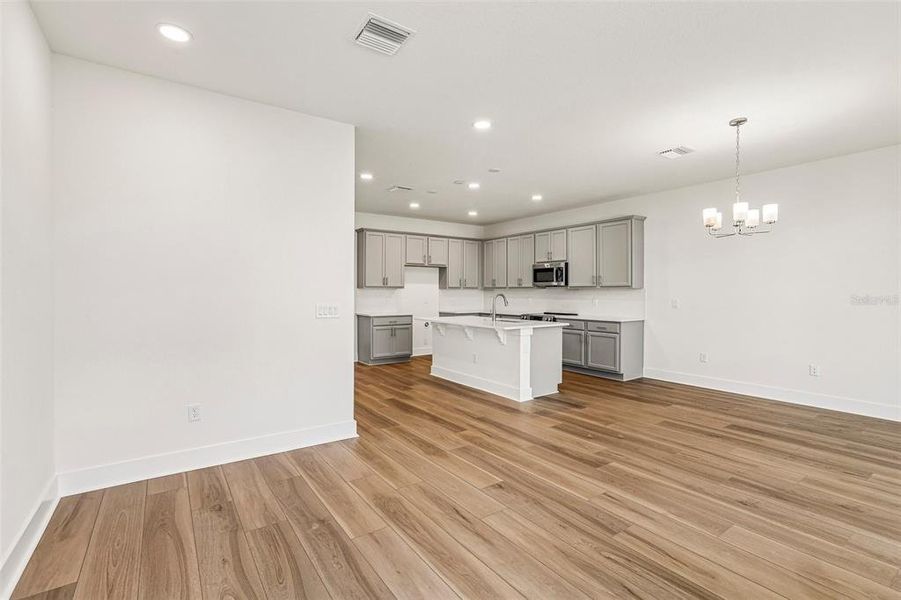 Spacious, unfurnished interior of a new home in Lagoon Residences at Epperson, Wesley Chapel (Image 16).