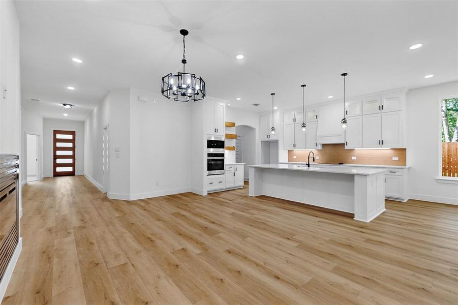 Spacious, unfurnished interior of a new home in , Gun Barrel City (Image 24).