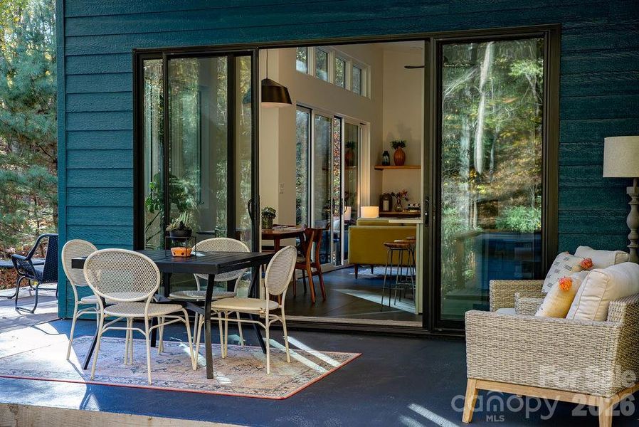 Dining options outside or in