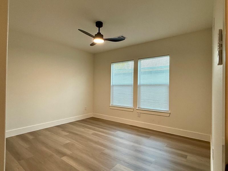 Spacious, unfurnished interior of a new home in , Baytown (Image 11).