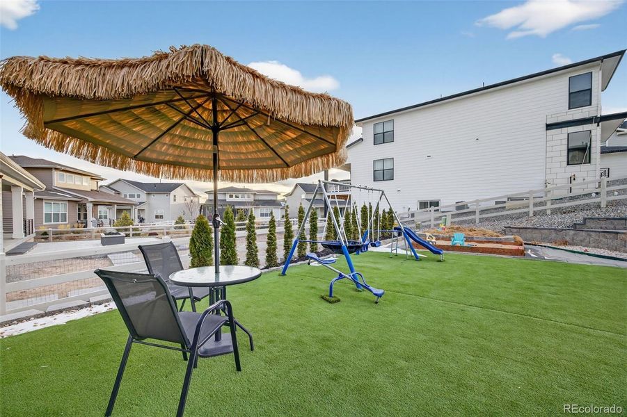 Community amenities in , Parker (Image 45).