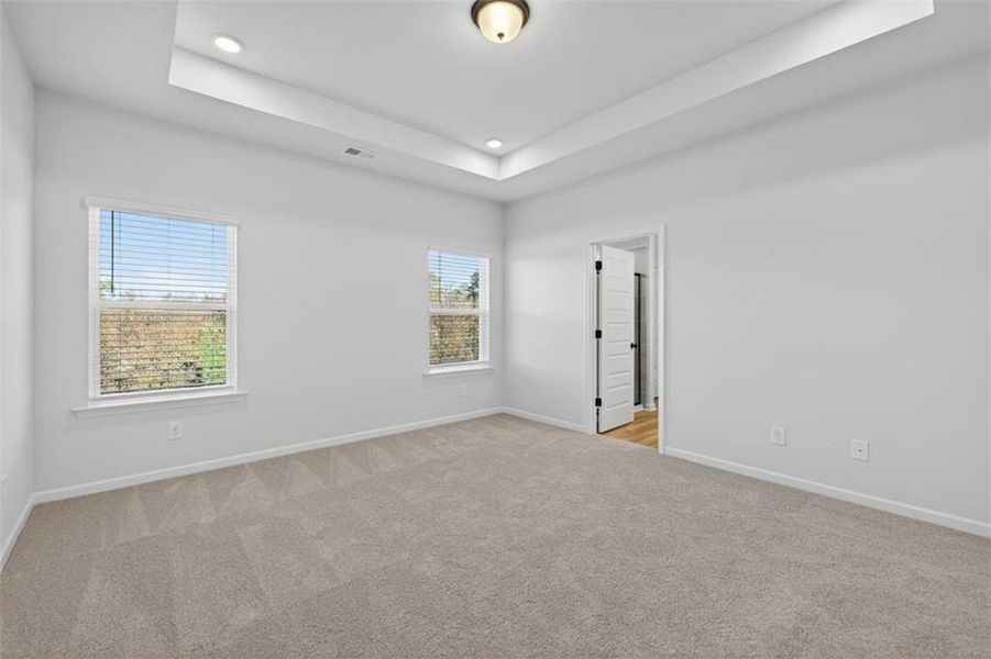 Spacious, unfurnished interior of a new home in Franklin Manor, Lawrenceville (Image 35).