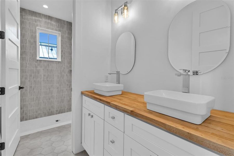 Furnished interior view inside a new home in , Bradenton Beach (Image 10).