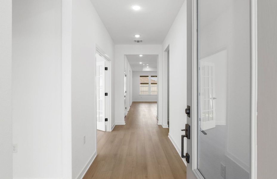 Spacious, unfurnished interior of a new home in Sun City Texas, Georgetown (Image 36). Spacious, unfurnished interior of a new home in Sun City Texas, Georgetown (Image 36).