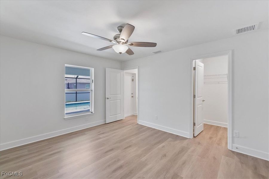 Spacious, unfurnished interior of a new home in Cape Coral, Cape Coral (Image 28).