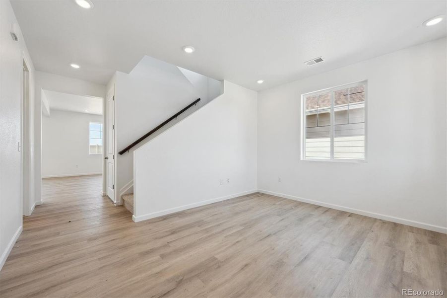 Spacious, unfurnished interior of a new home in Vista West, Keenesburg (Image 16).