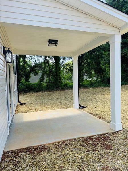 Exterior details and patio area of a home in , Gastonia (Image 3).