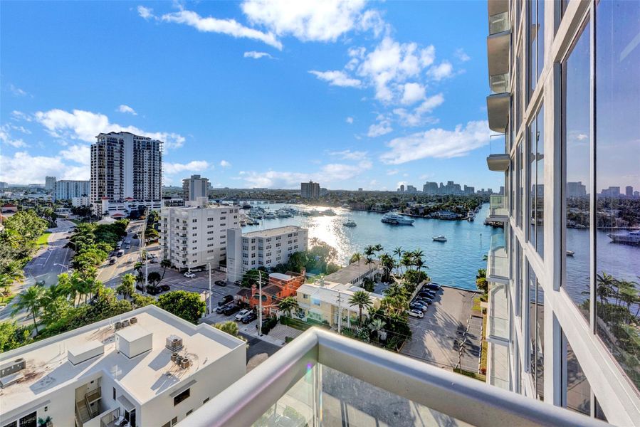 Condo located in Fort Lauderdale, FL showcasing its design and architecture (Image 39).