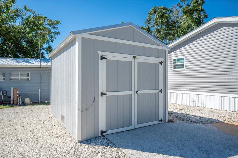 Exterior details and patio area of a home in , Lake Wales (Image 1). Exterior details and patio area of a home in , Lake Wales (Image 1).