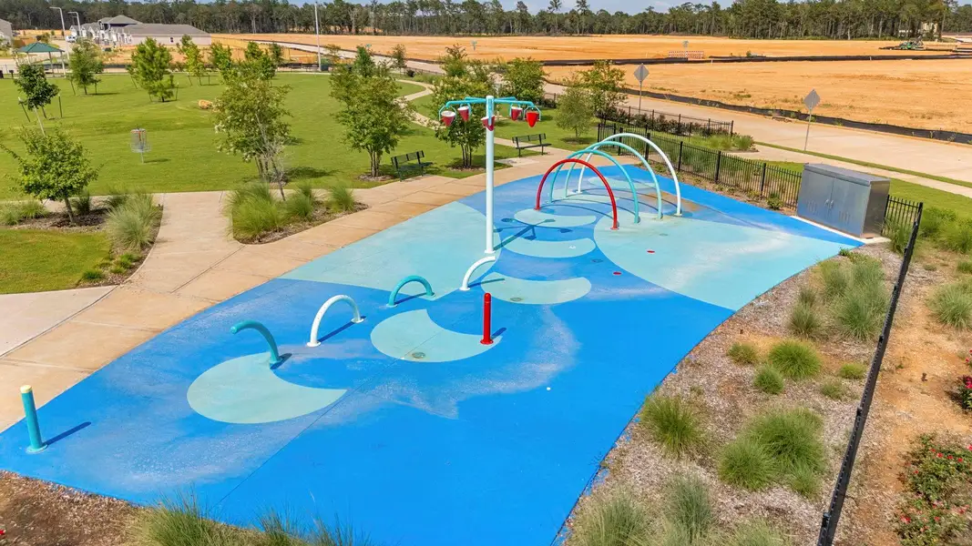 Community amenities in Sweetwater Ridge, Conroe (Image 23).