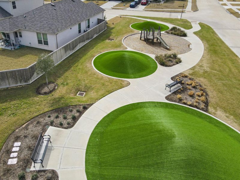 Community amenities in Mavera, Conroe (Image 36).