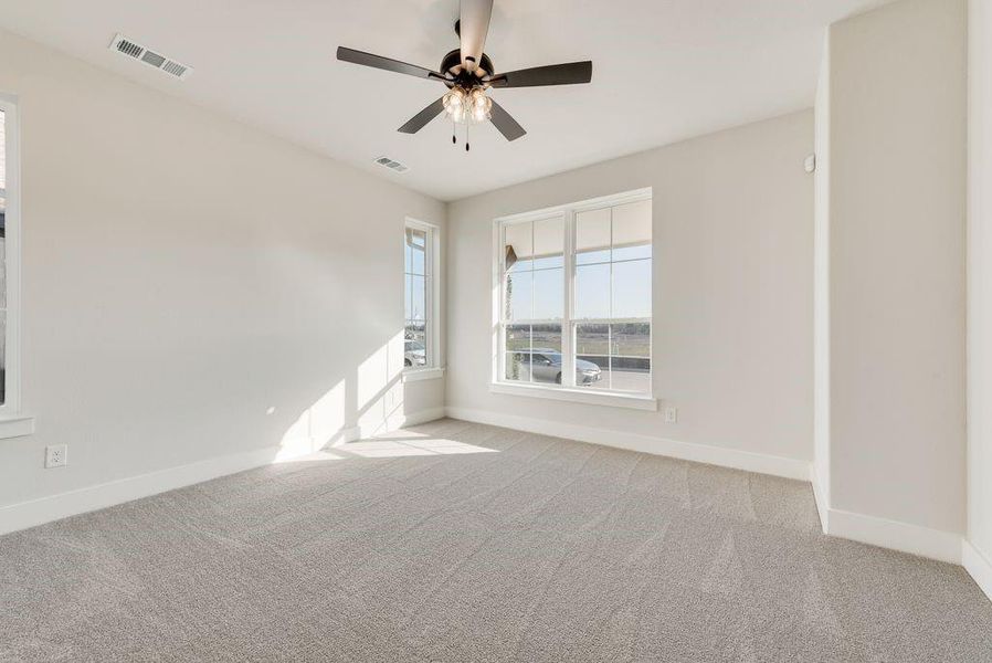 Spacious, unfurnished interior of a new home in Trails at Cottonwood Creek, Rowlett (Image 23).